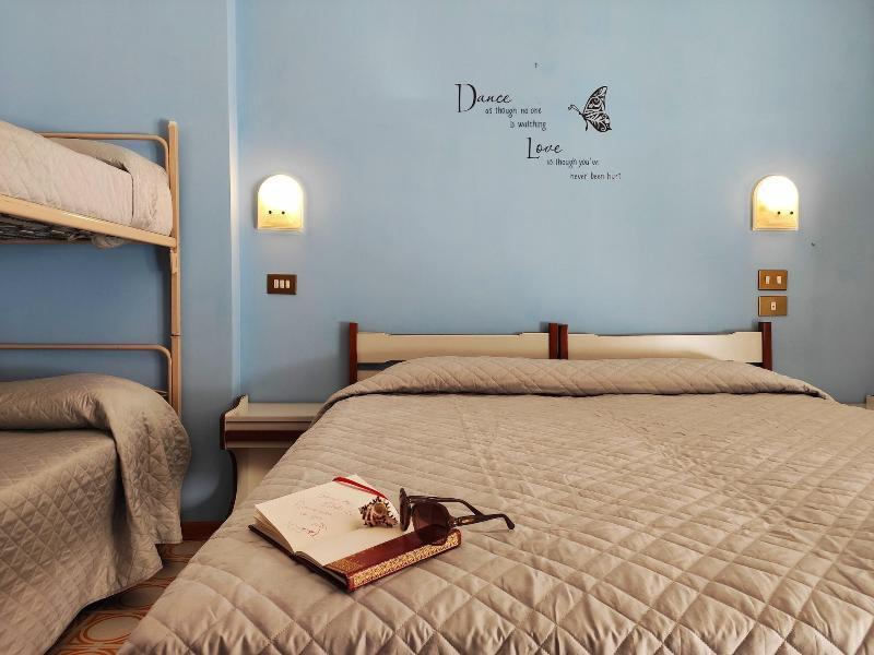 Hotel Palazzi กาบิชเชมาเร ภายนอก รูปภาพ