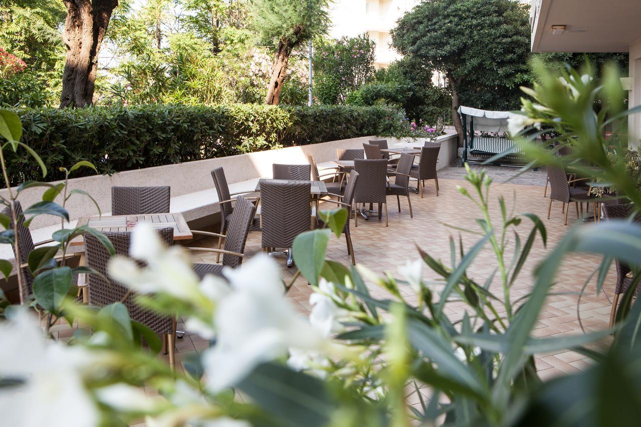 Hotel Palazzi กาบิชเชมาเร ภายนอก รูปภาพ