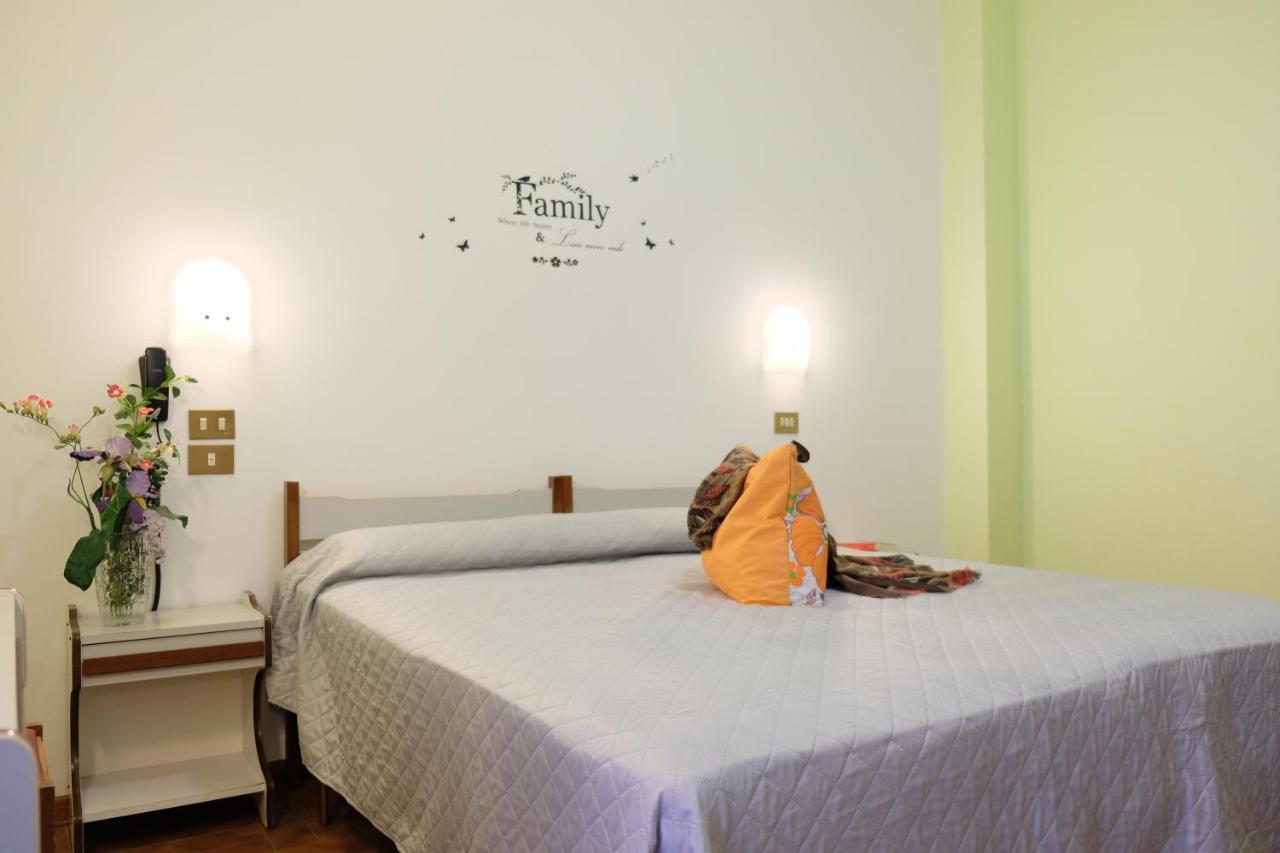 Hotel Palazzi กาบิชเชมาเร ภายนอก รูปภาพ