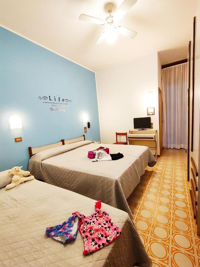 Hotel Palazzi กาบิชเชมาเร ภายนอก รูปภาพ